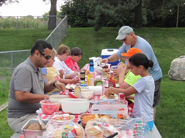 Cinco-Picnic.